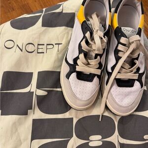 Women’s Oncept Phoenix  Sneakers size 7